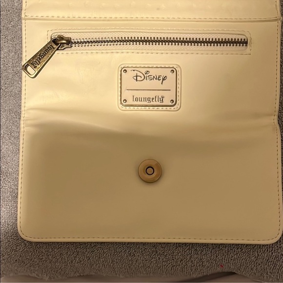 Winnie the Pooh Cream Clutch Wallet Loungefly & Disney Hard Tag VERY RARE - Picture 5 of 16